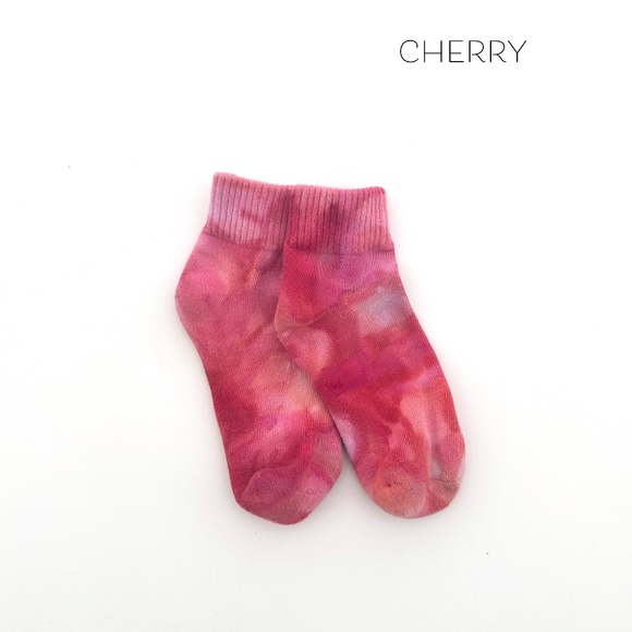 Kids Tie Dye Socks Red Coral Ice Dye Socks M 5-10 years Hand Dyed Sox Cherry Red - Picture 1 of 3